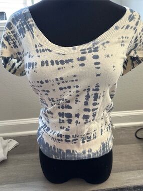 Vintage &Sisters Tie-Dye Short Sleeve Scoop Neck Top - Cream & Slate Blue